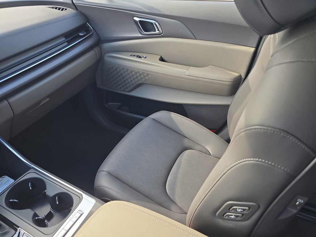 New 2026 Kia Carnival EX image 16