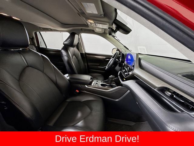Used 2023 Toyota Highlander Limited image 24