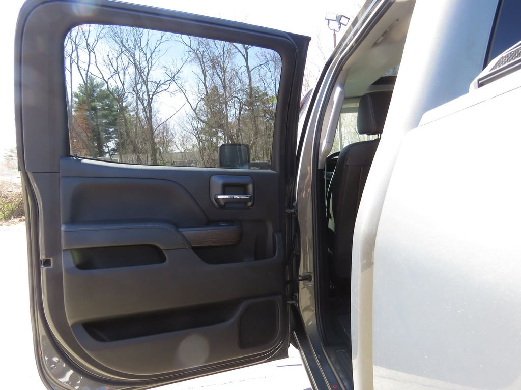 Used 2017 GMC Sierra 3500 Denali w/ Duramax Plus Package AWD/4WD image 18