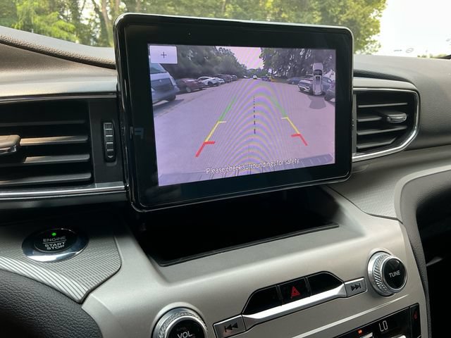 Used 2021 Ford Explorer XLT w/ Equipment Group 202A AWD/4WD image 22