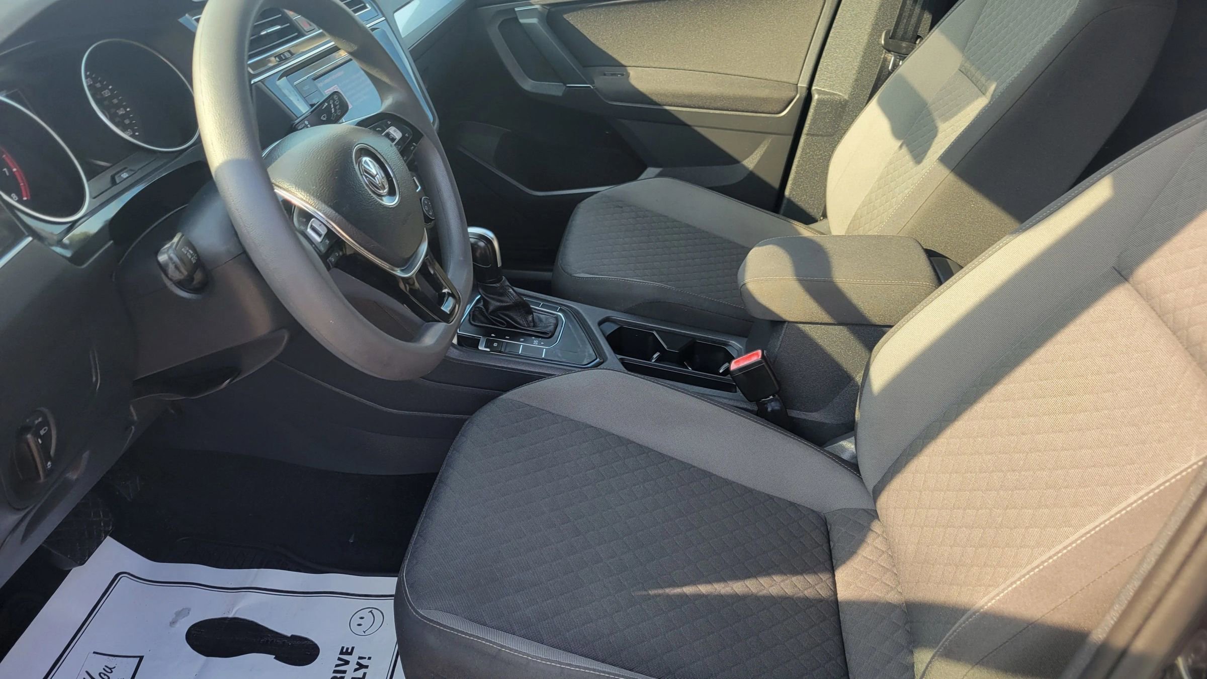 Used 2018 Volkswagen Tiguan S image 15