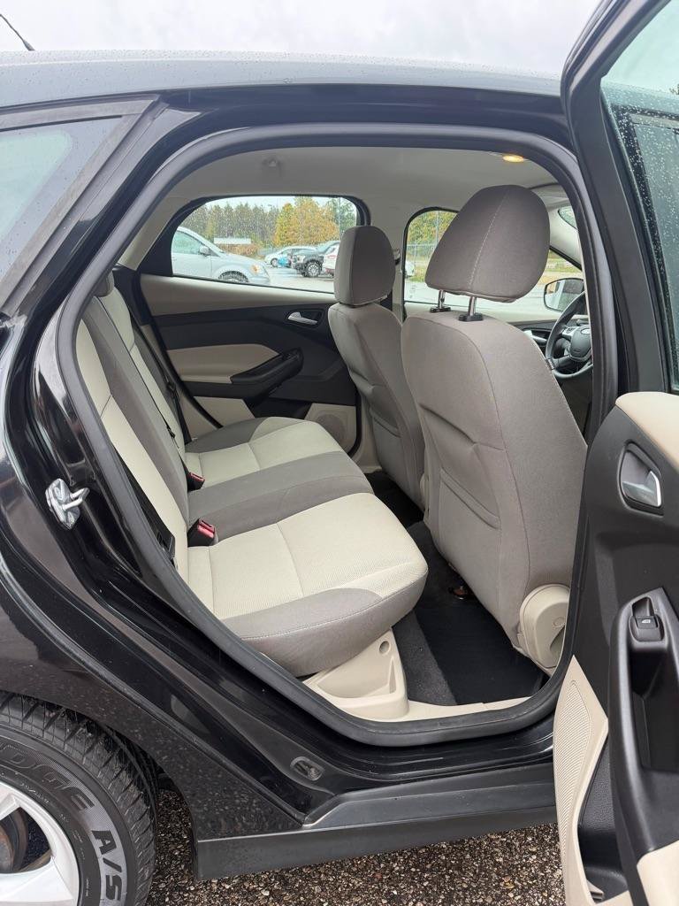 Used 2013 Ford Focus SE FWD image 19
