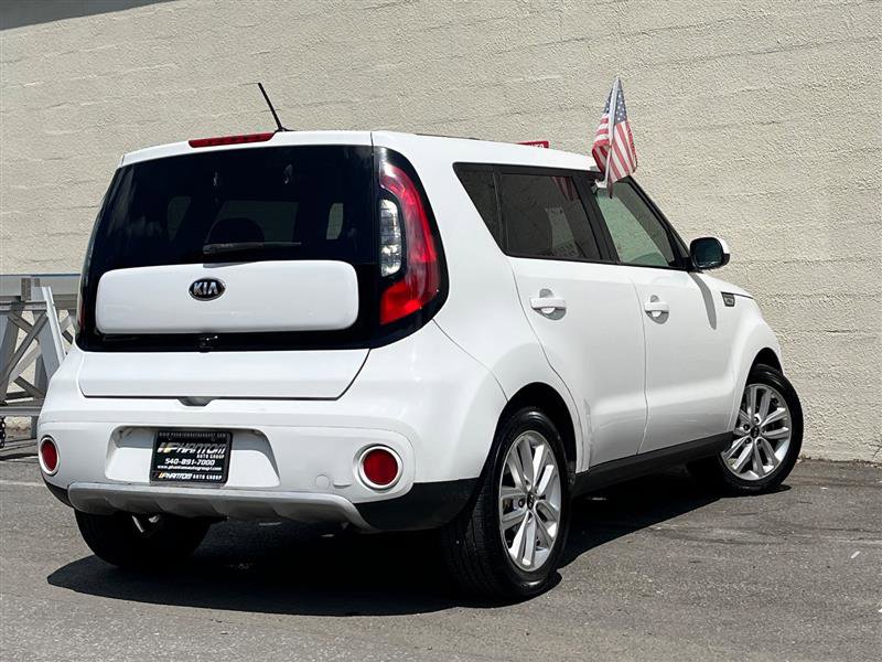 Used 2019 Kia Soul + image 8