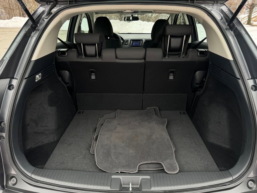 Used 2022 Honda HR-V LX image 22