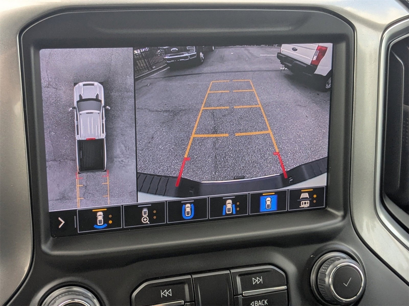 Used 2022 Chevrolet Silverado 2500 LTZ w/ LTZ Convenience Package image 23