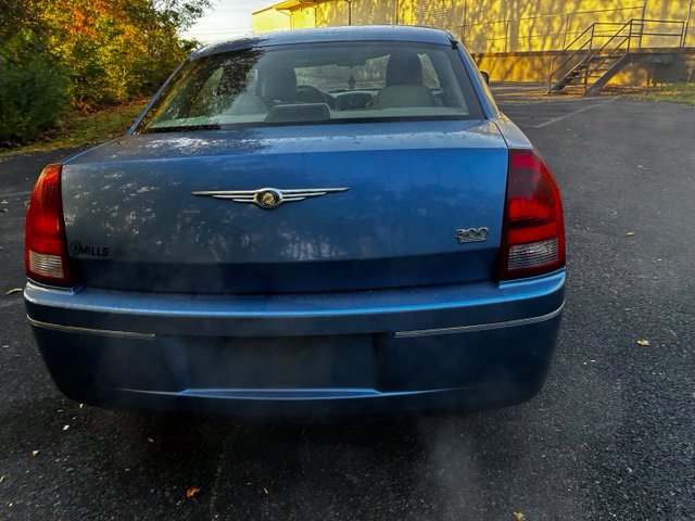 Used 2007 Chrysler 300 Touring w/ Comfort/Convenience Group RWD image 8