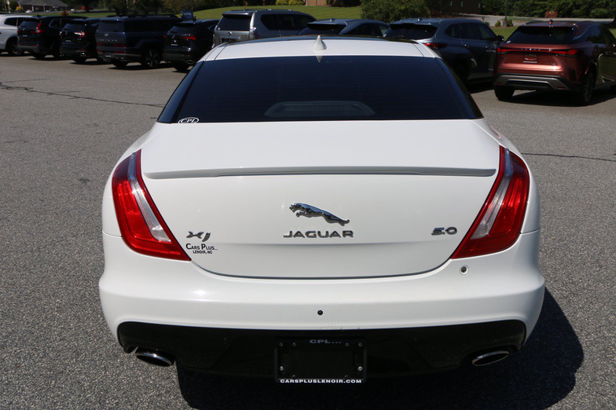 Used 2018 Jaguar XJ Supercharged RWD image 4