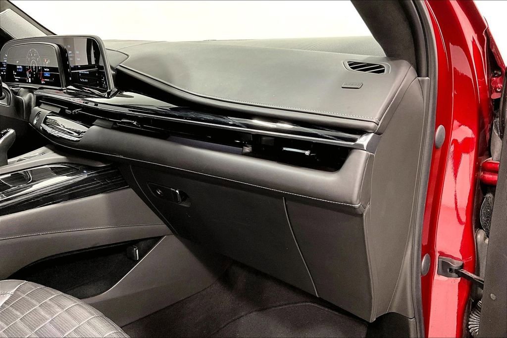 Used 2023 Cadillac Escalade ESV V image 19
