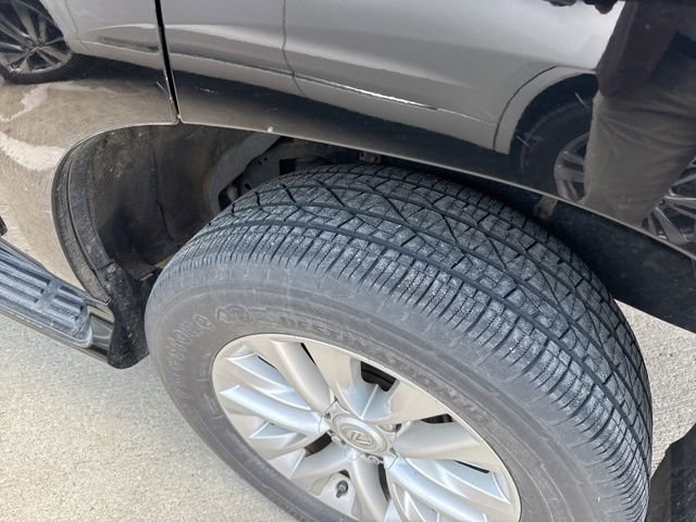 Used 2018 Lexus GX 460 Premium w/ Premium Package image 3