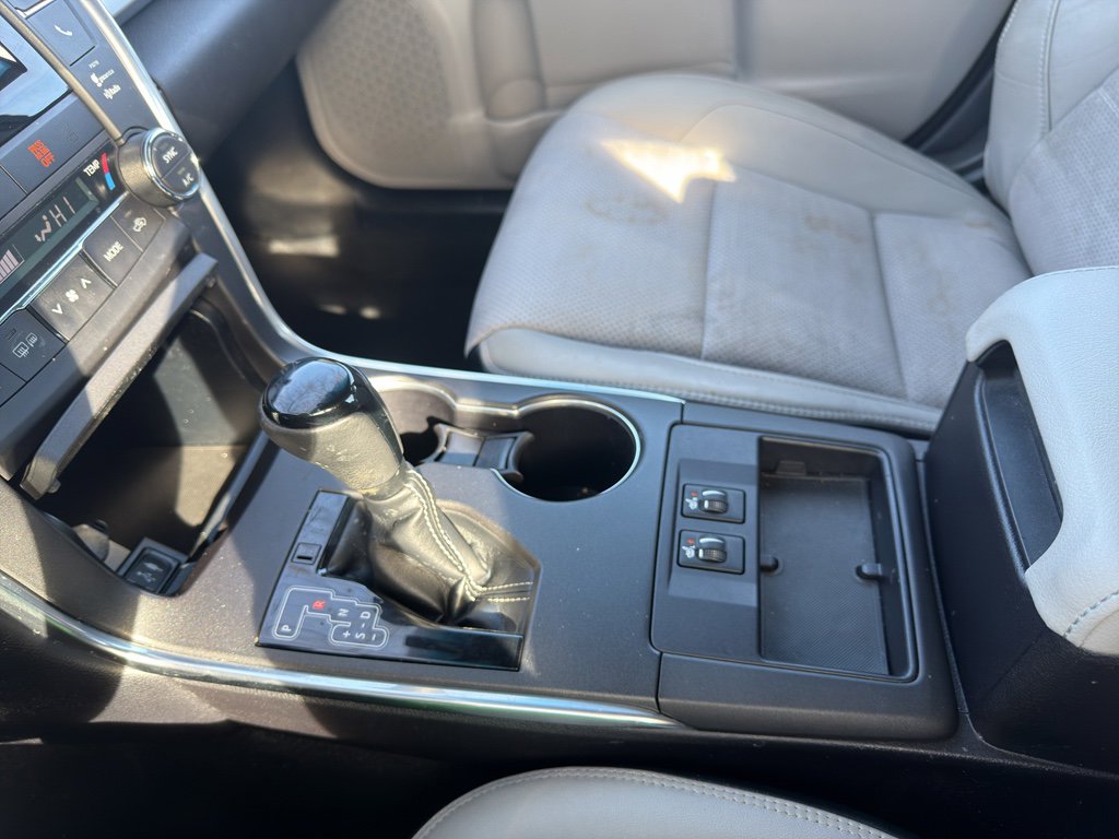 Used 2015 Toyota Camry XSE image 29