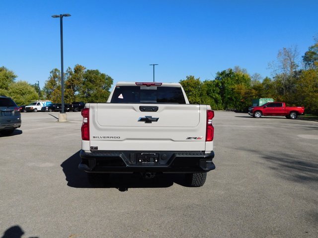 New 2026 Chevrolet Silverado 1500 ZR2 image 4