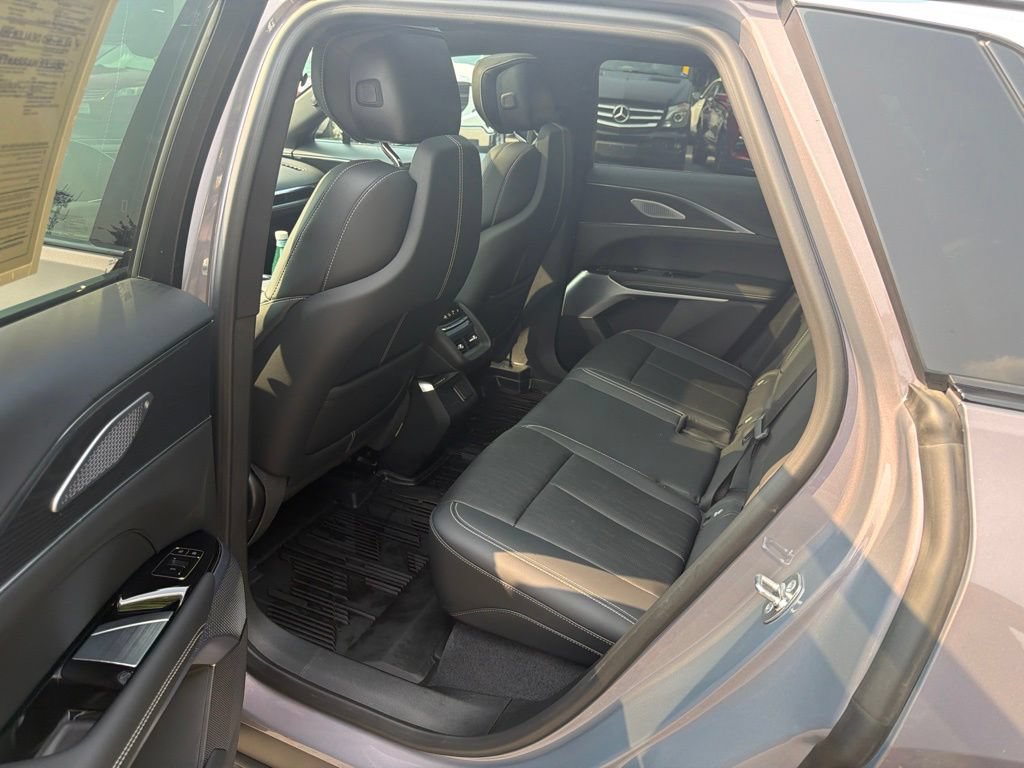 Used 2025 Cadillac Lyriq Luxury w/ LPO, Floor Liner Package AWD/4WD image 30