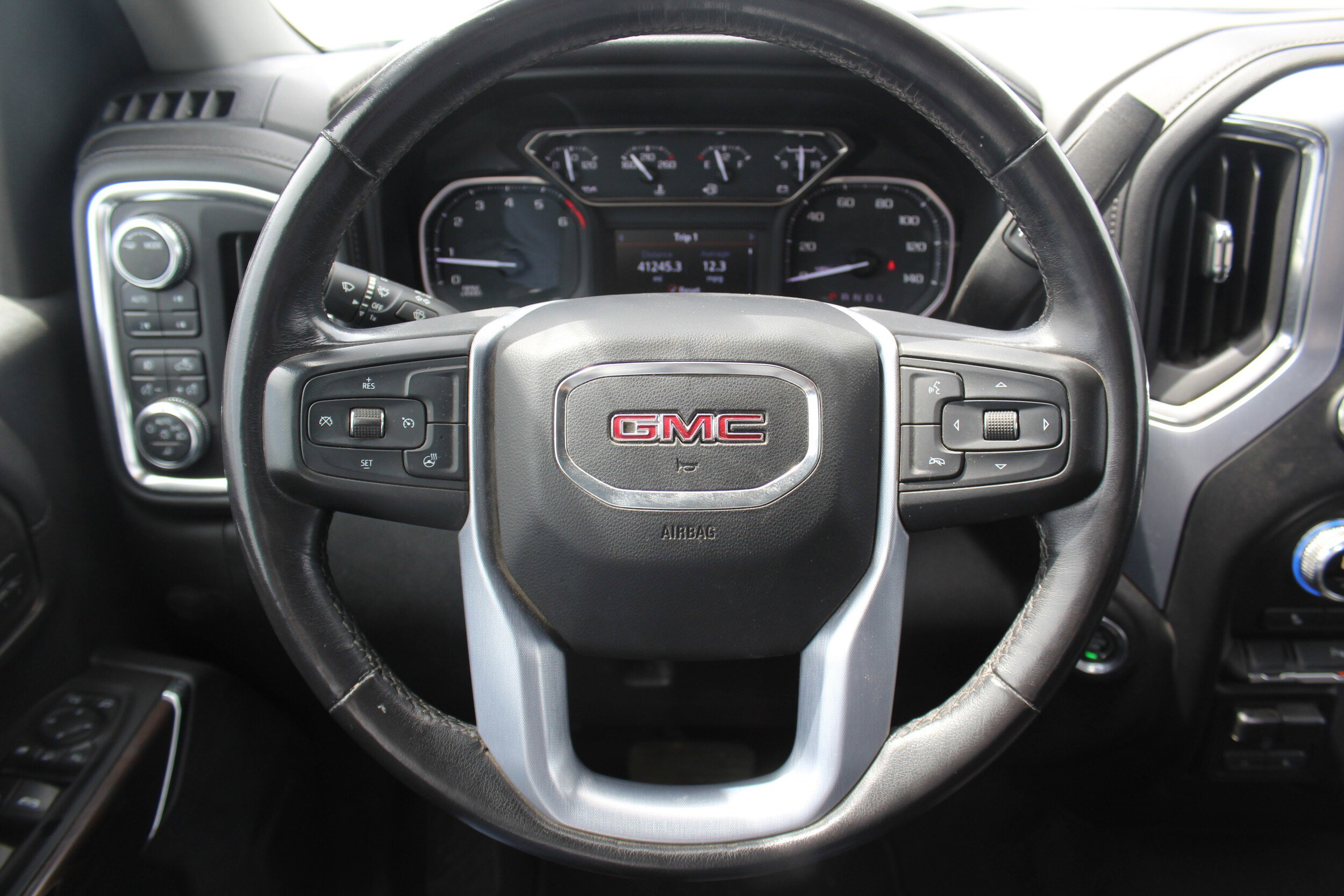 Used 2020 GMC Sierra 2500 SLT w/ Driver Alert Package I AWD/4WD image 9