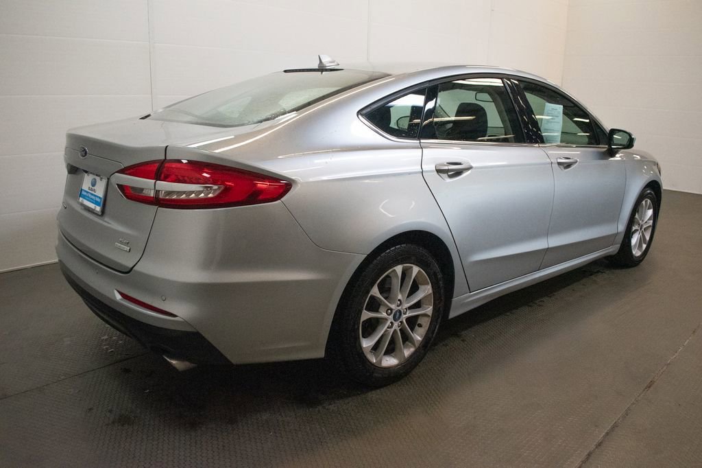 Used 2020 Ford Fusion SE FWD image 4
