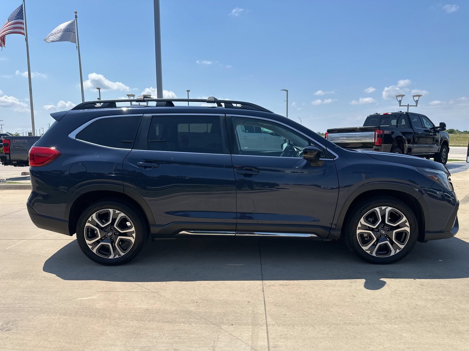 Used 2024 Subaru Ascent Limited AWD/4WD image 7