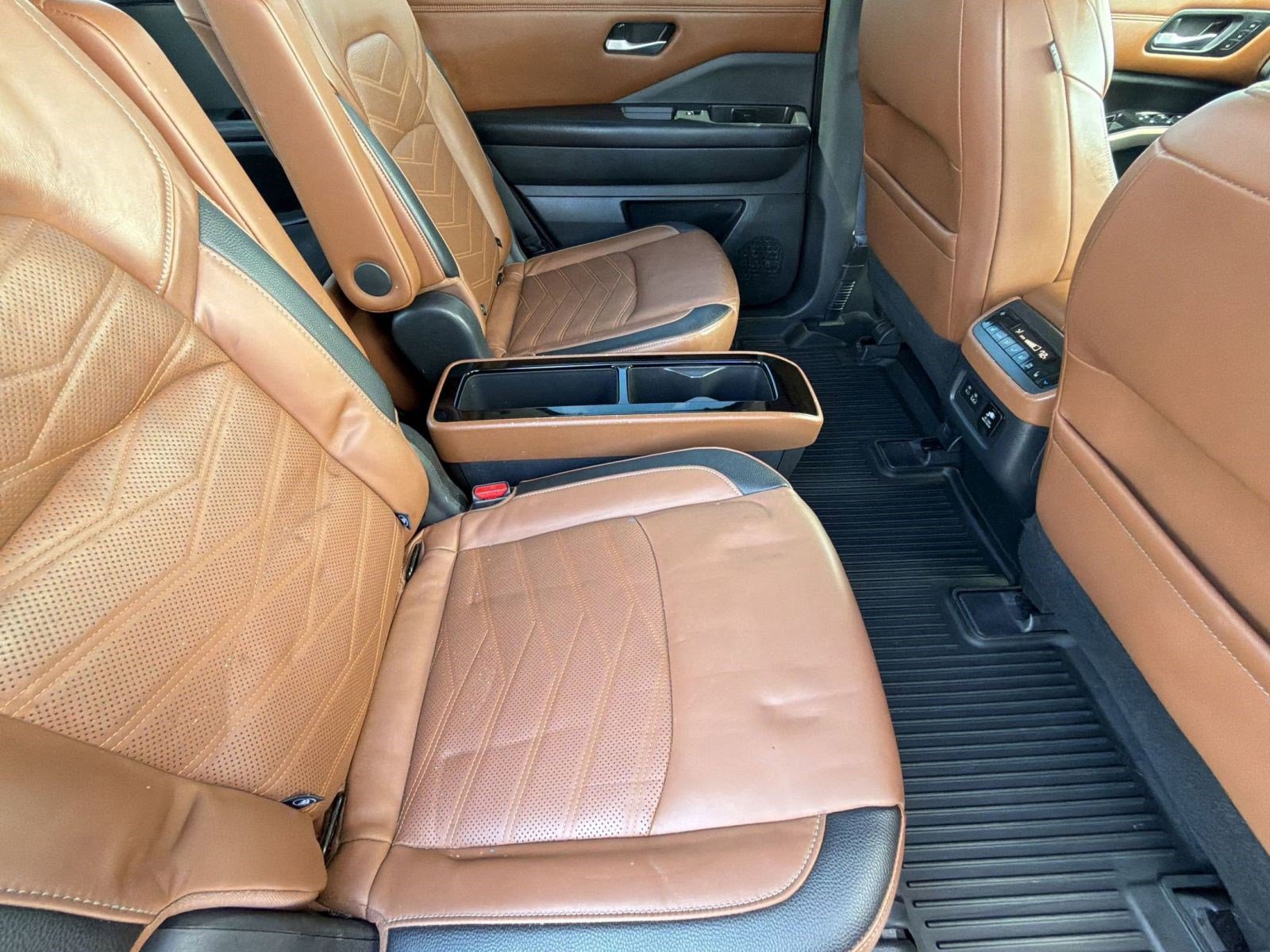 Used 2022 Nissan Pathfinder Platinum w/ Cargo Package FWD image 33