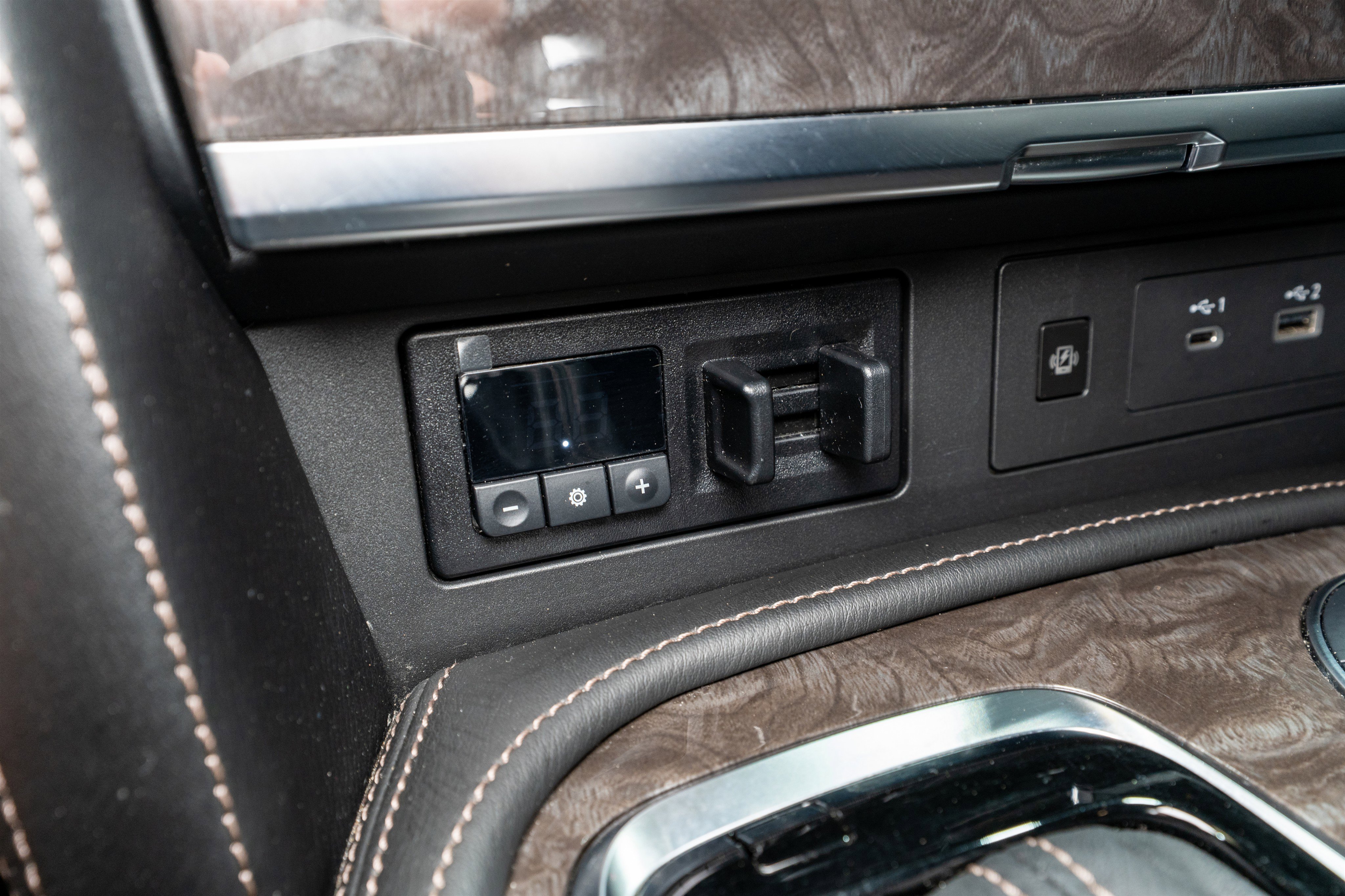 Used 2023 Nissan Armada Platinum w/ Captain's Chairs Package RWD image 22