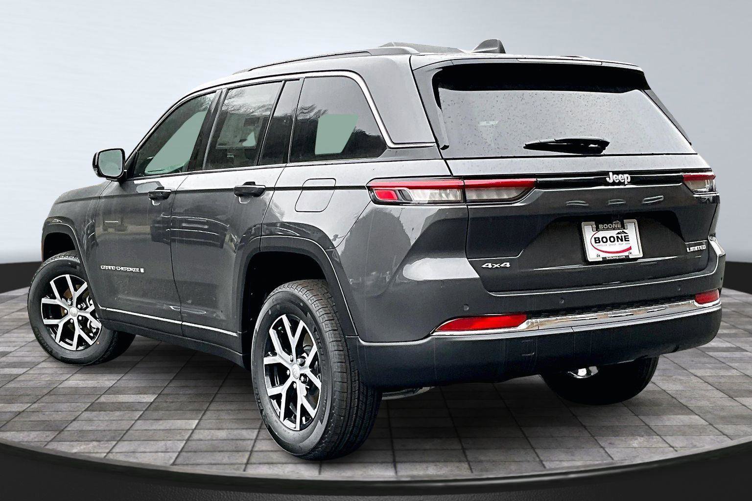New 2025 Jeep Grand Cherokee Limited w/ Trailer Tow Package image 4