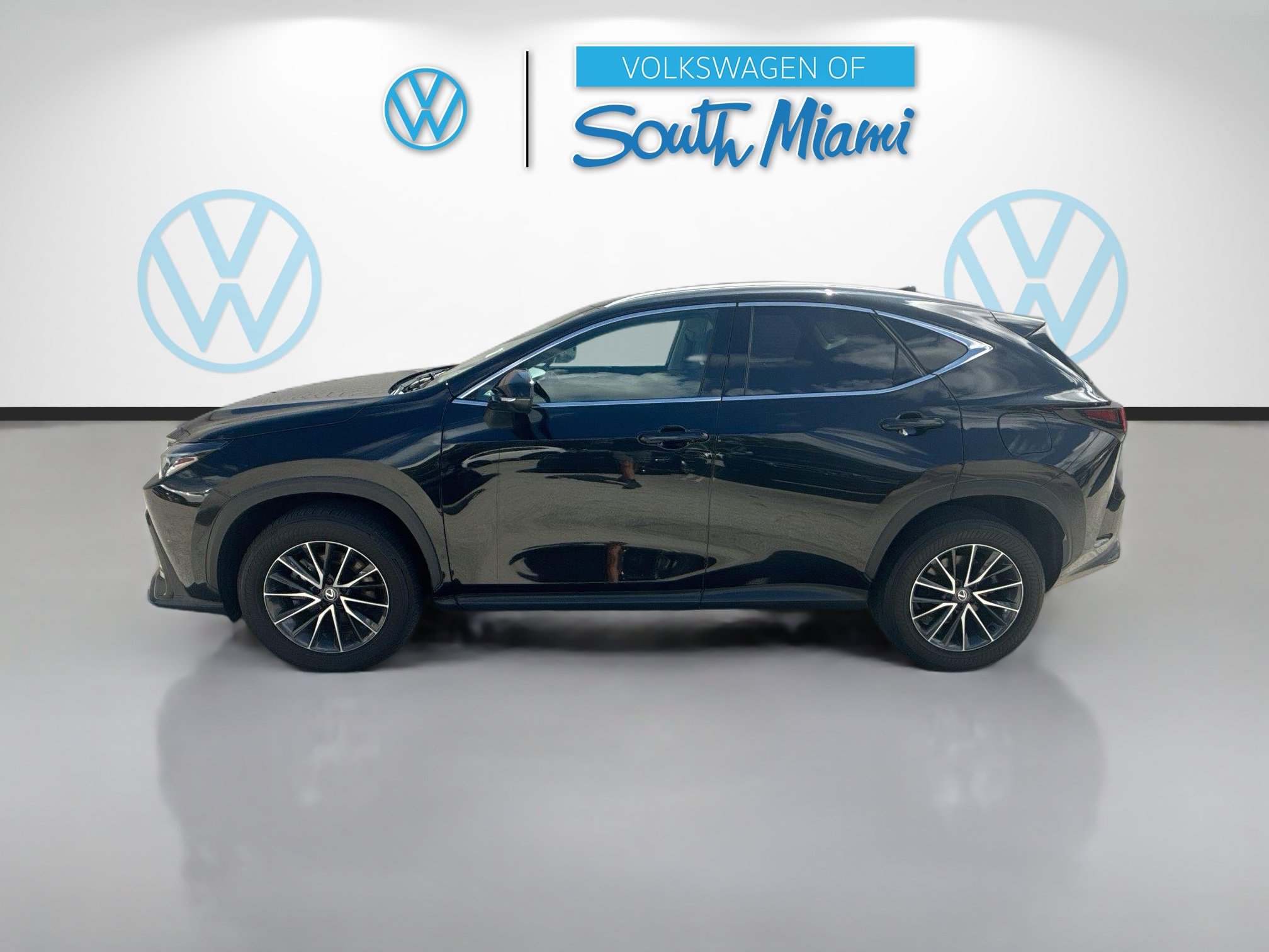 Used 2024 Lexus NX 250 FWD w/ Cold Area Package image 4