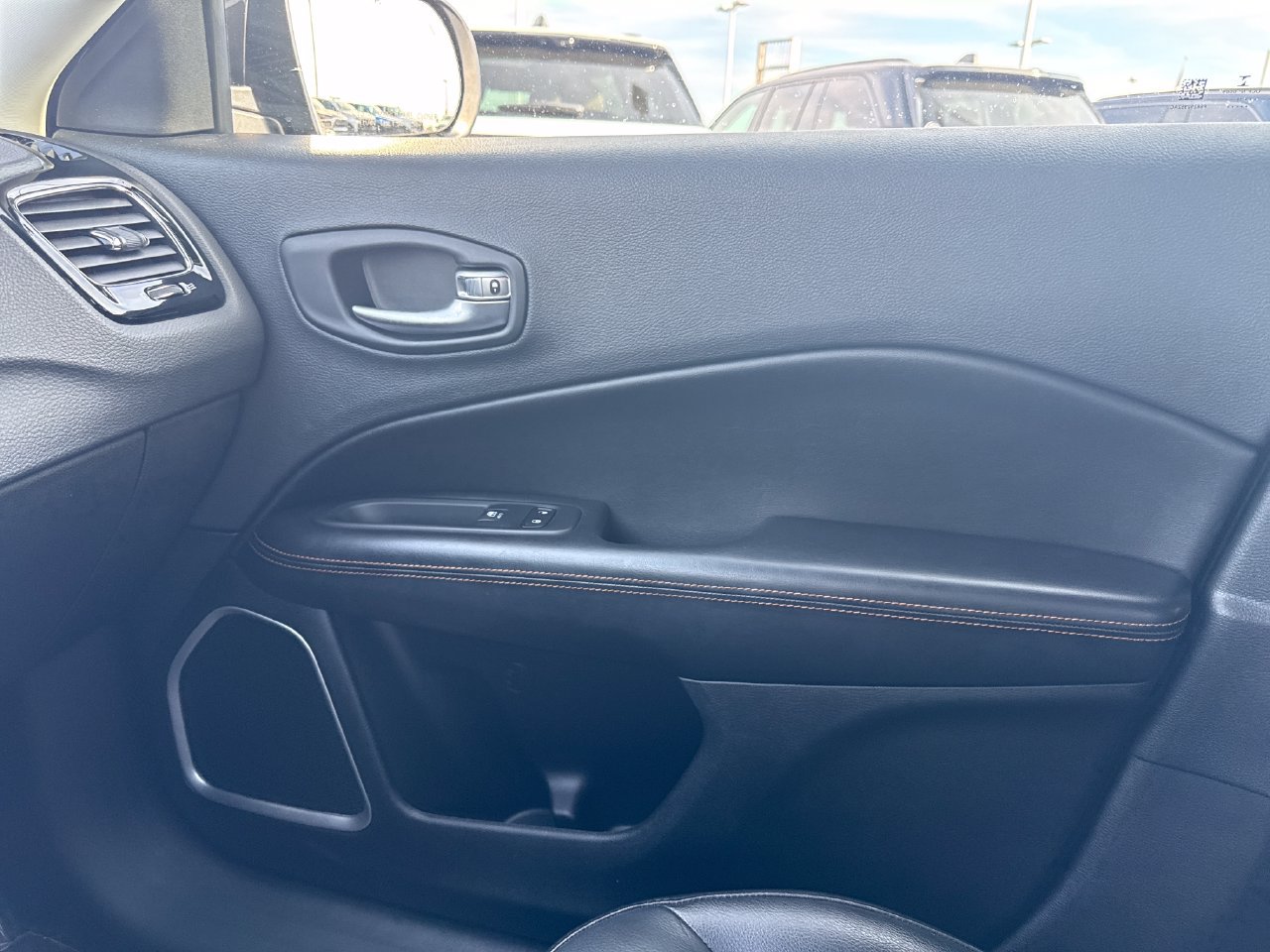 Used 2018 Jeep Compass Limited w/ Navigation Group FWD image 26
