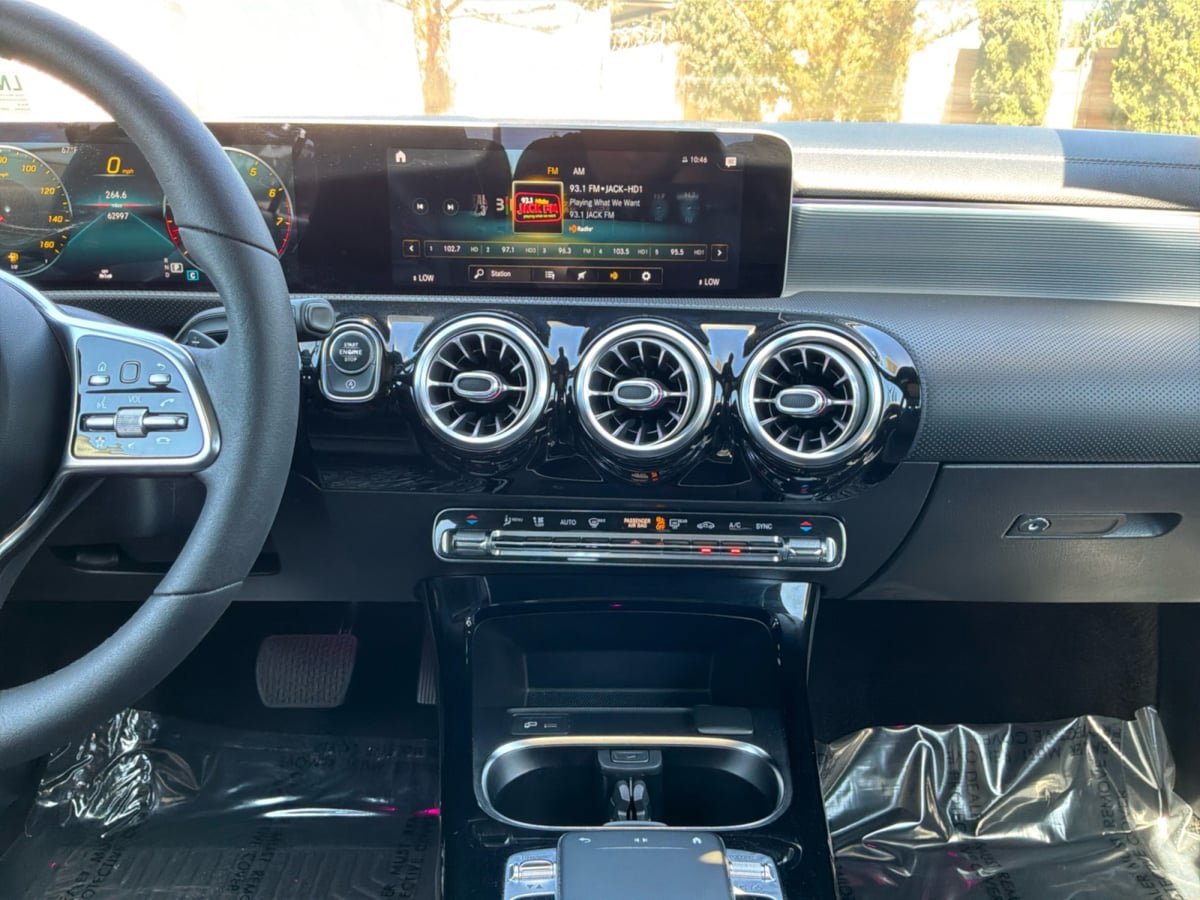 Used 2020 Mercedes-Benz CLA 250 image 15