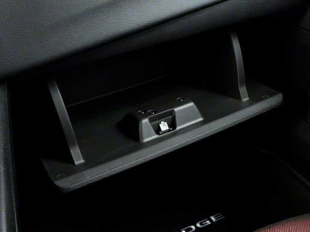 Used 2013 Dodge Avenger SE FWD image 11