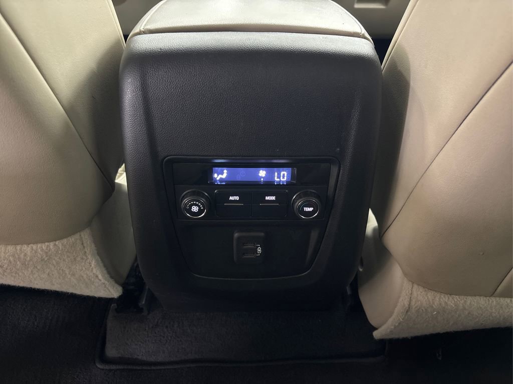 Used 2019 Buick Enclave Essence image 34