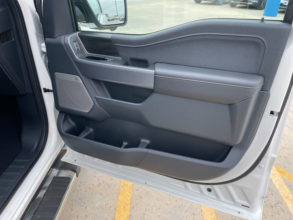New 2025 Ford F150 Lariat w/ Equipment Group 501A Mid image 28