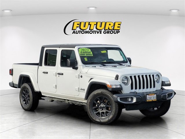 Used 2023 Jeep Gladiator Overland image 1