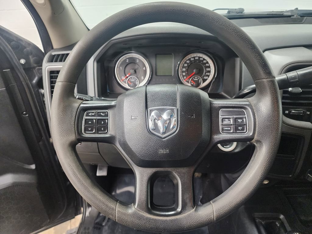 Used 2018 RAM 2500 Tradesman w/ Chrome Appearance Group image 13