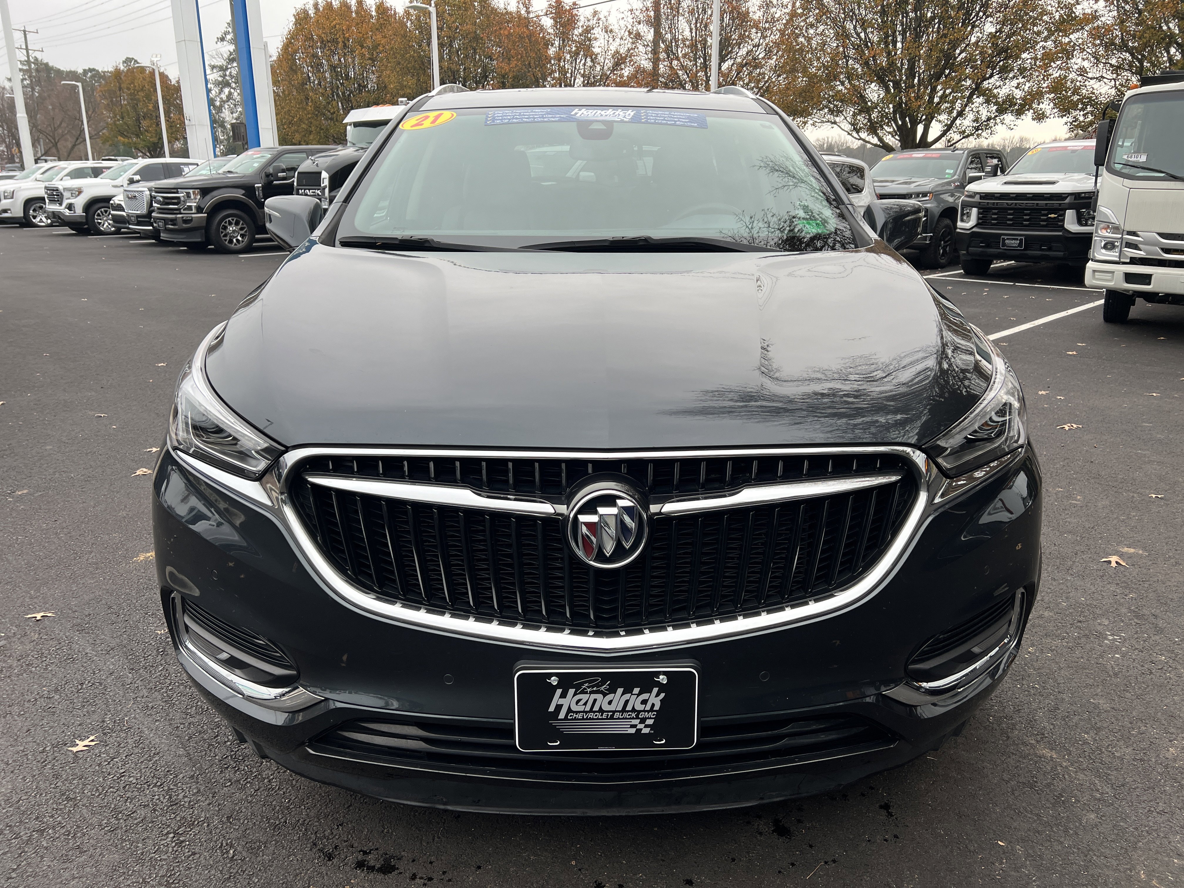 Used 2021 Buick Enclave Premium w/ Sun and Sites Package image 3