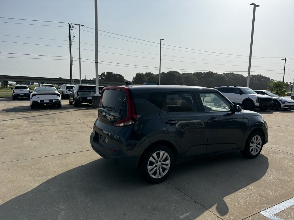 Certified 2022 Kia Soul LX FWD image 15