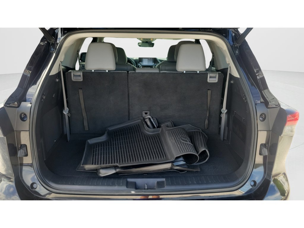 Certified 2021 Toyota Highlander Limited FWD image 9