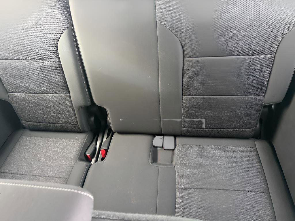 Used 2025 Chevrolet Traverse LT w/ Sun and Wheel Package image 13