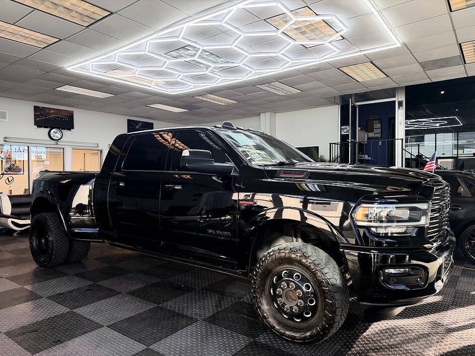 Used 2022 RAM 3500 Laramie AWD/4WD image 1