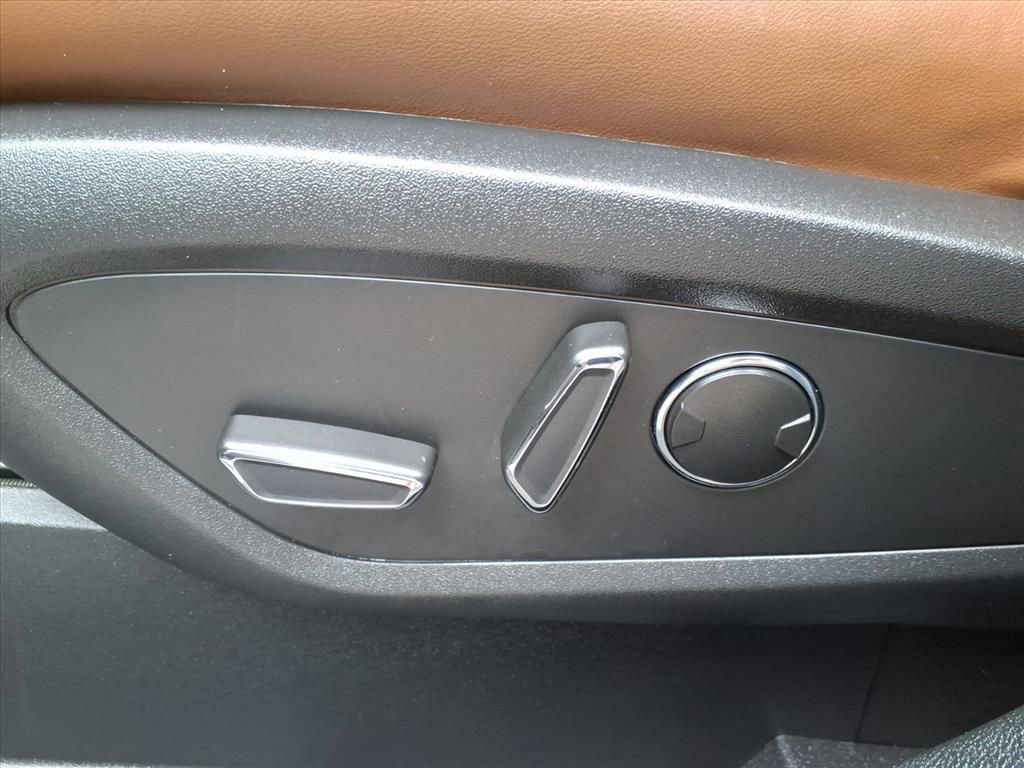 Used 2023 Lincoln Nautilus Reserve w/ Luxury Package AWD/4WD image 18