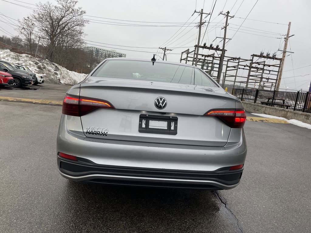 Used 2024 Volkswagen Jetta S image 4