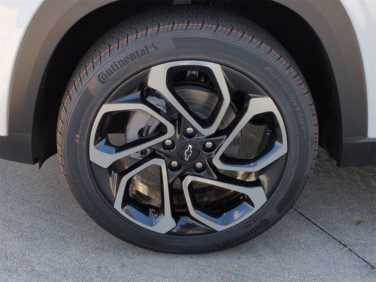 New 2026 Chevrolet Trax RS w/ Sunroof Package FWD image 8