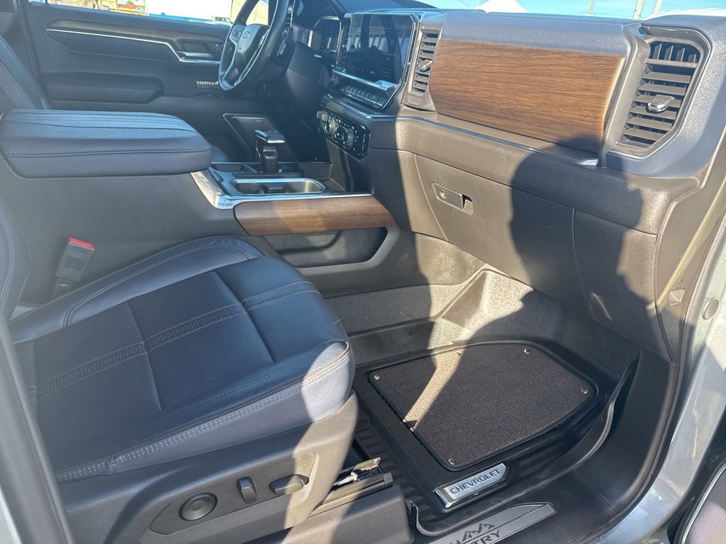 Used 2024 Chevrolet Silverado 1500 High Country w/ Technology Package image 21