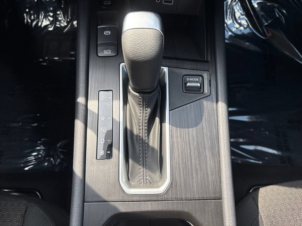 Used 2025 Nissan Kicks S FWD image 25