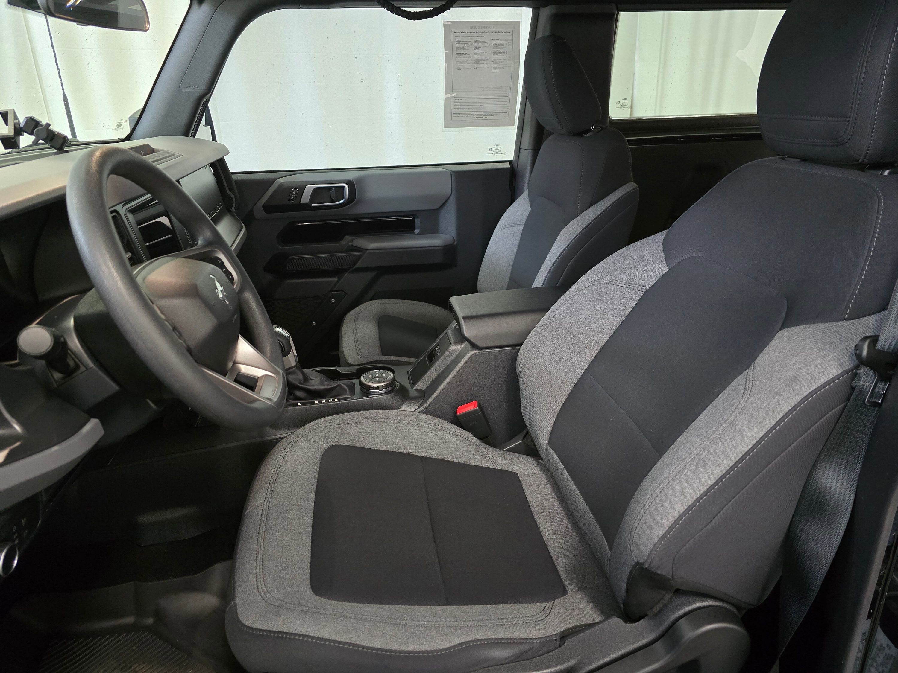 Used 2022 Ford Bronco Base image 13