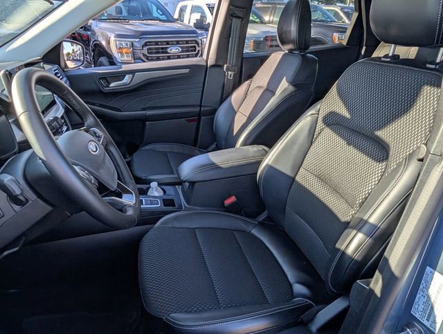 Used 2024 Ford Escape SE image 5