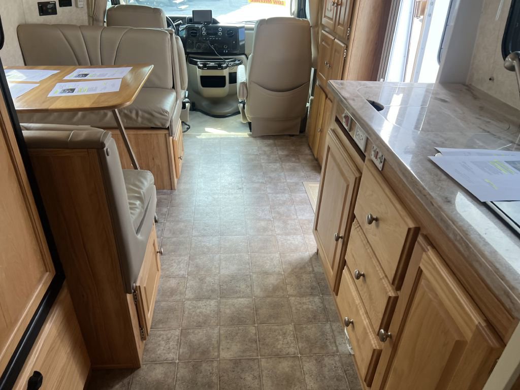 Used 2017 Ford E-450 and Econoline 450 Super Duty w/ Motorhome Prep Package image 22