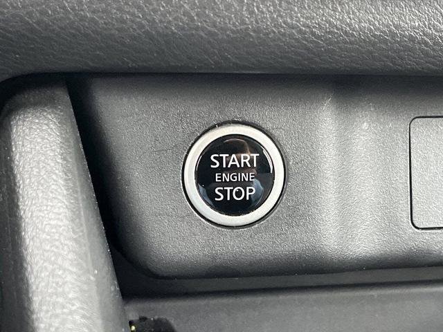 Certified 2023 Nissan Rogue SV image 9