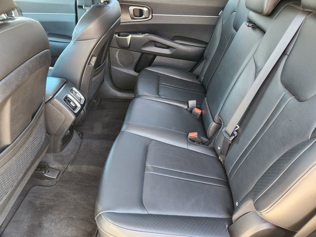 Used 2024 Kia Sorento S w/ Panoramic Sunroof Package image 29
