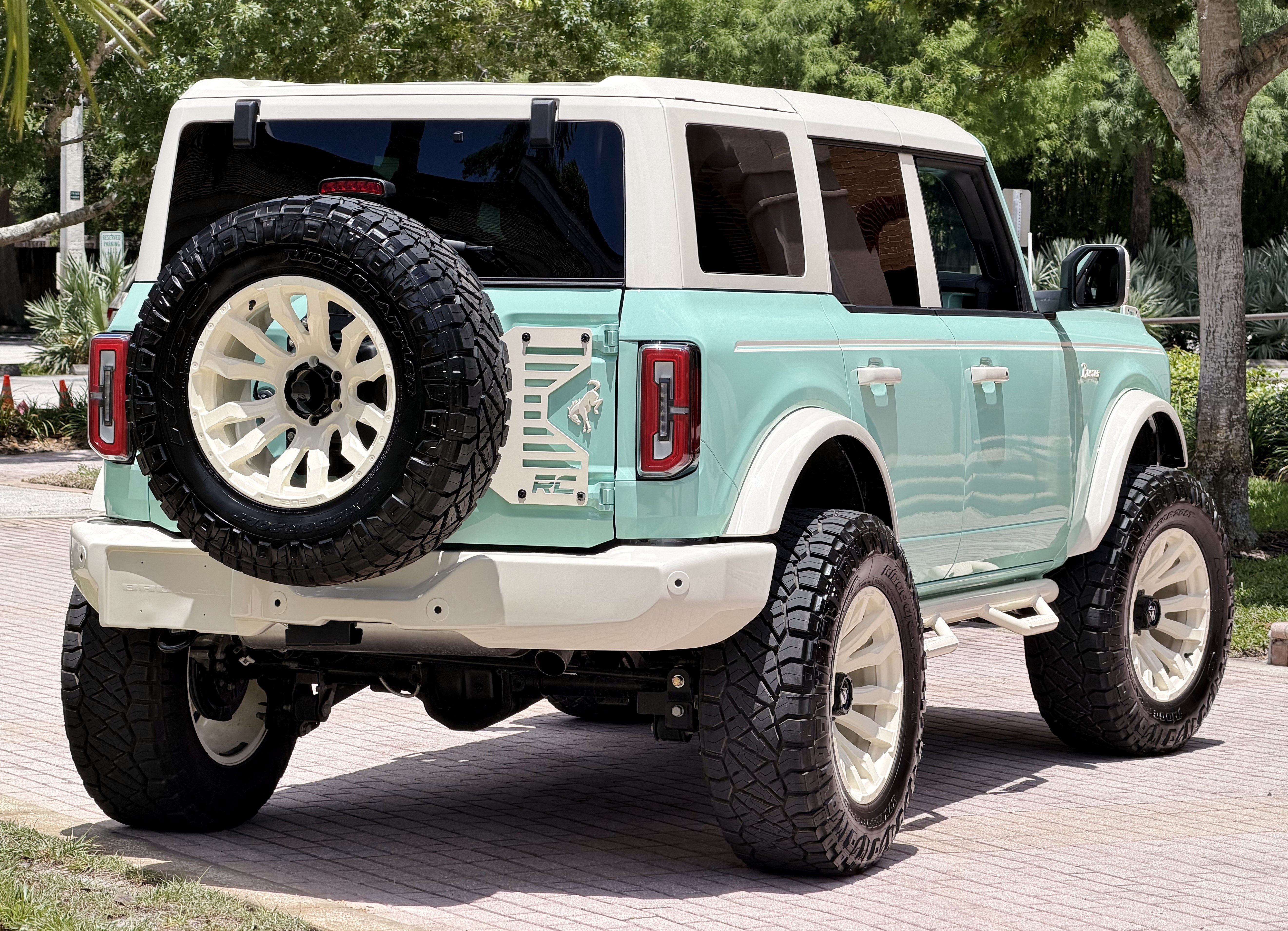 Used 2025 Ford Bronco Outer Banks AWD/4WD image 8