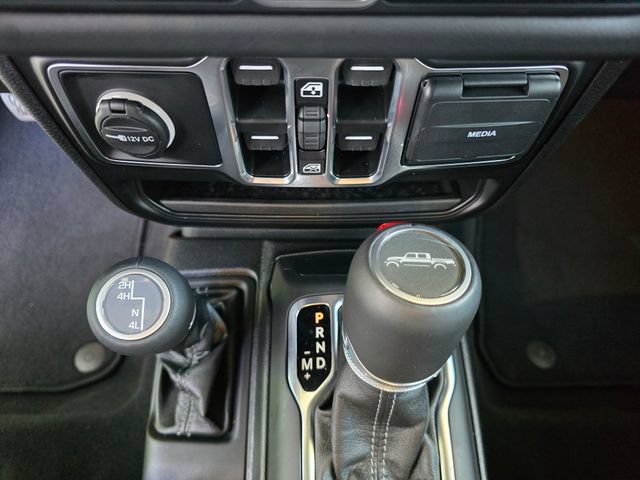 Certified 2025 Jeep Gladiator Sport AWD/4WD image 15