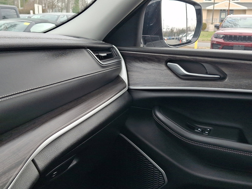 Used 2021 Jeep Grand Cherokee L Limited image 31