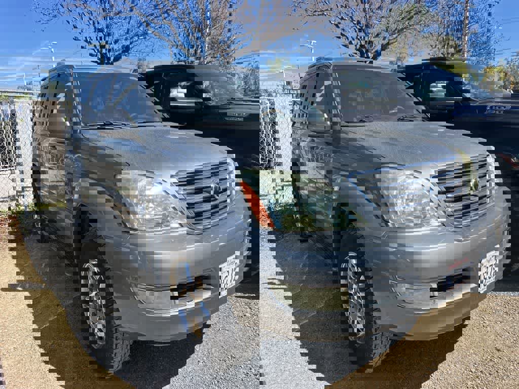 Used 2004 Lexus GX 470 image 2