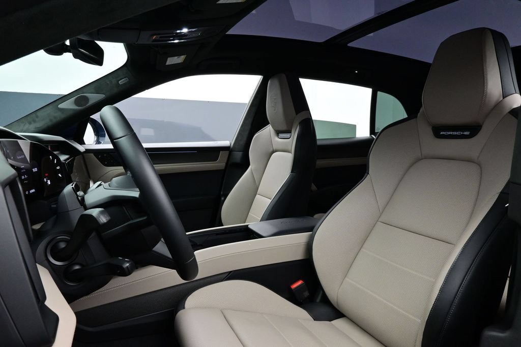 Used 2026 Porsche Cayenne Turbo AWD/4WD image 5
